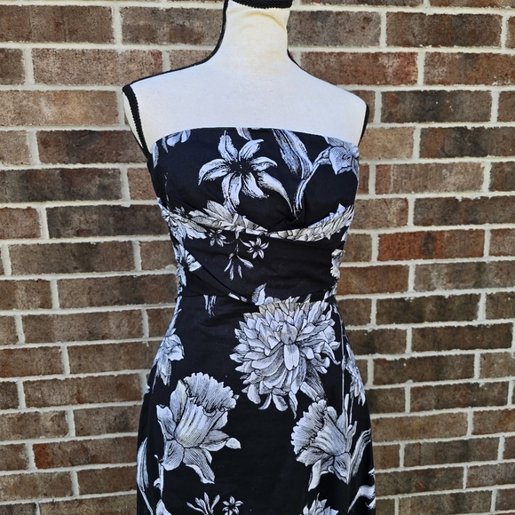 White House Black Market Strapless Black and White Floral Dress - Picture 2 of 7